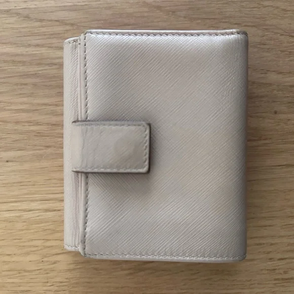 Ferregamo short wallet - Picture 3 of 11
